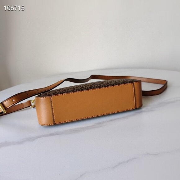 Michael Kors new women's shoulder bag - Picture 5 of 9